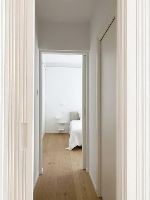 The Window On The Theatre And The Cathedral - Luxury Apartment Como Exterior photo