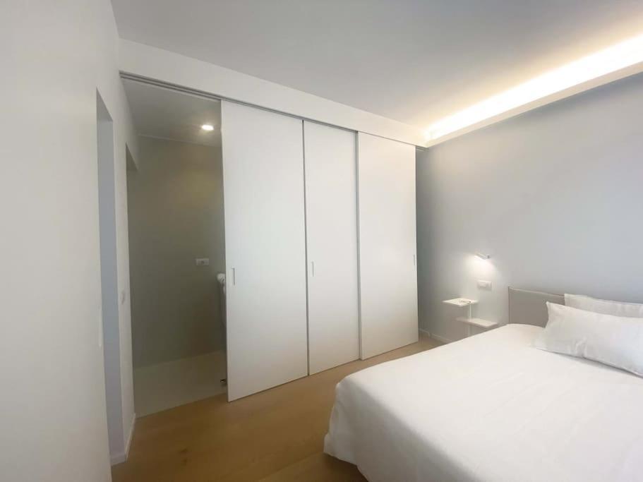 The Window On The Theatre And The Cathedral - Luxury Apartment Como Exterior photo