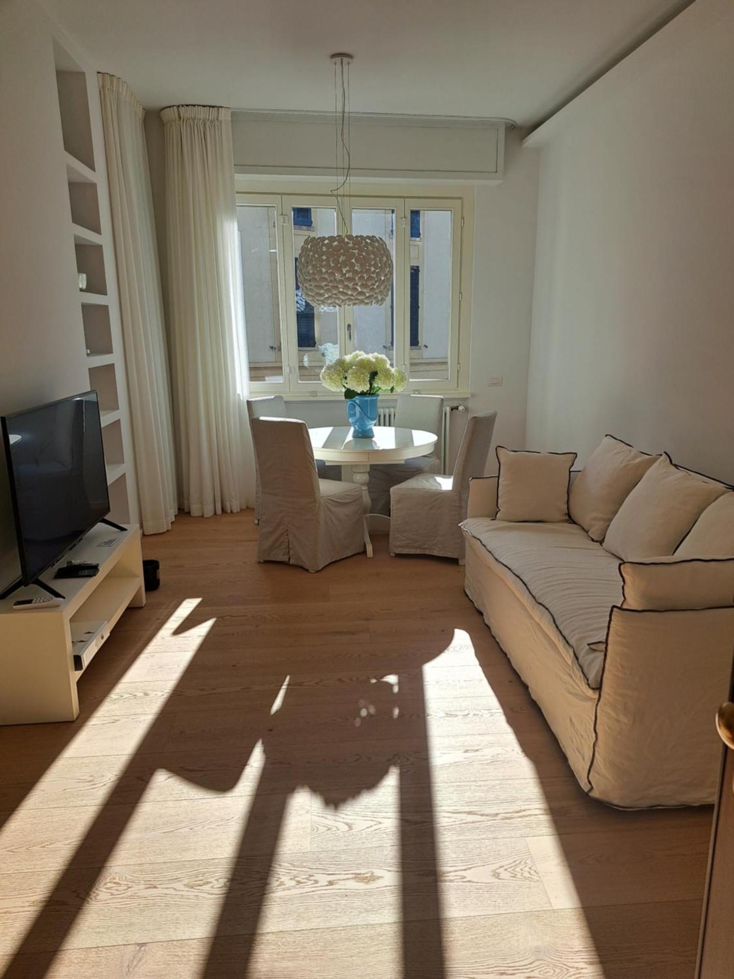 The Window On The Theatre And The Cathedral - Luxury Apartment Como Exterior photo